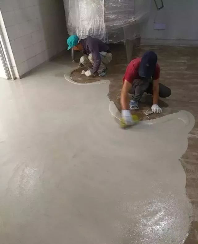 無溶劑環(huán)氧自流平施工